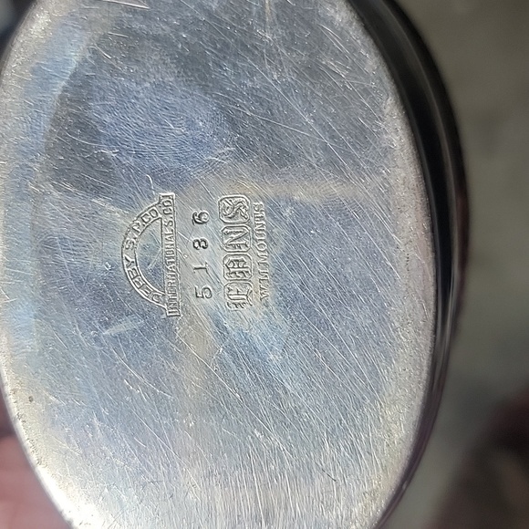 Gravy bowl and tray - Picture 2 of 8